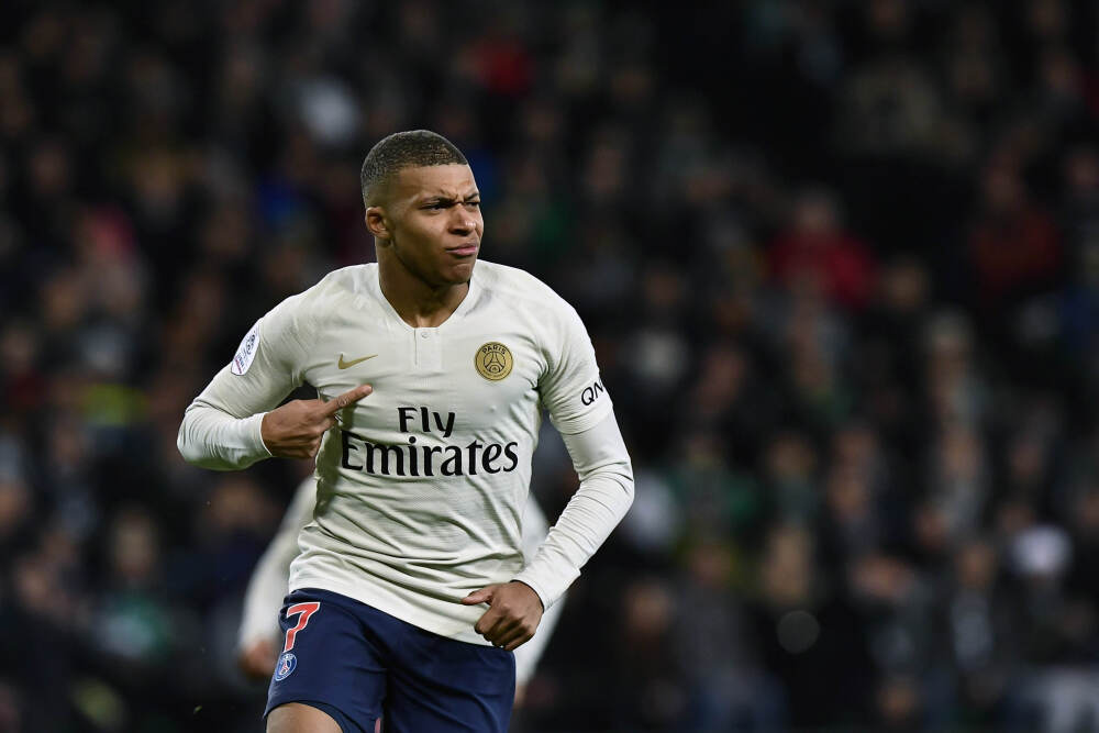 特朗普被对手“抢尽风头”